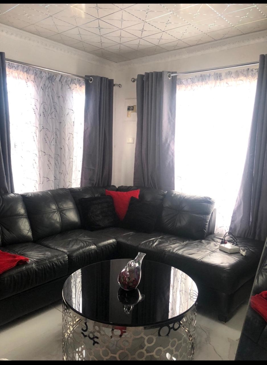 4 Bedroom Property for Sale in Protea Glen Gauteng