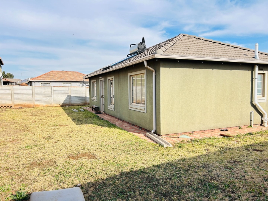 3 Bedroom Property for Sale in Sky City Gauteng