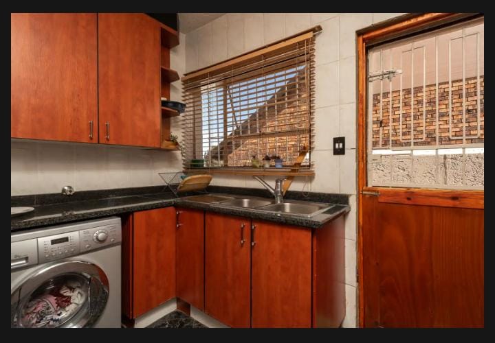 4 Bedroom Property for Sale in Suideroord Gauteng