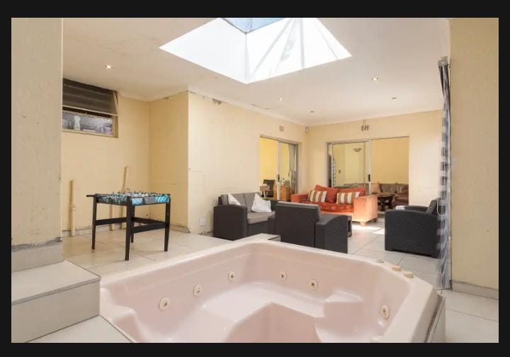4 Bedroom Property for Sale in Suideroord Gauteng