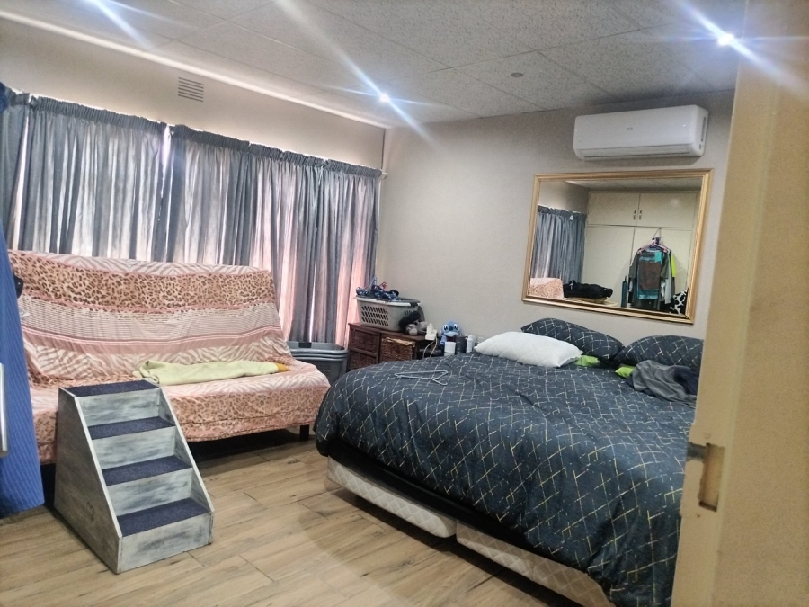 4 Bedroom Property for Sale in Sonland Park Gauteng