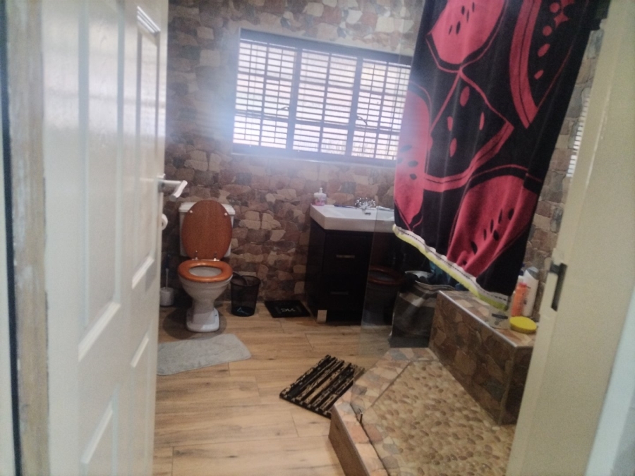 4 Bedroom Property for Sale in Sonland Park Gauteng