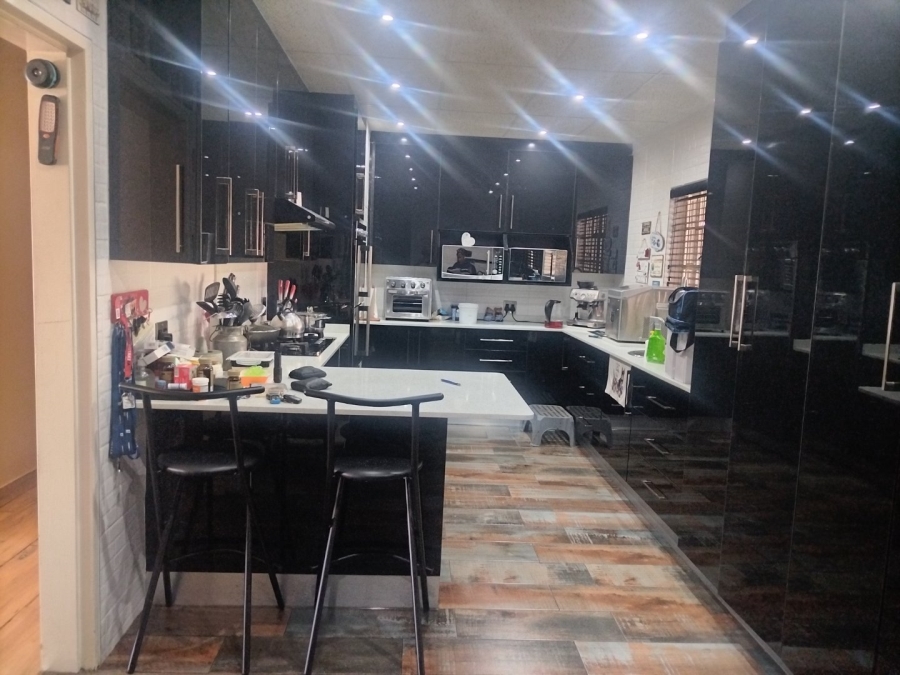 4 Bedroom Property for Sale in Sonland Park Gauteng