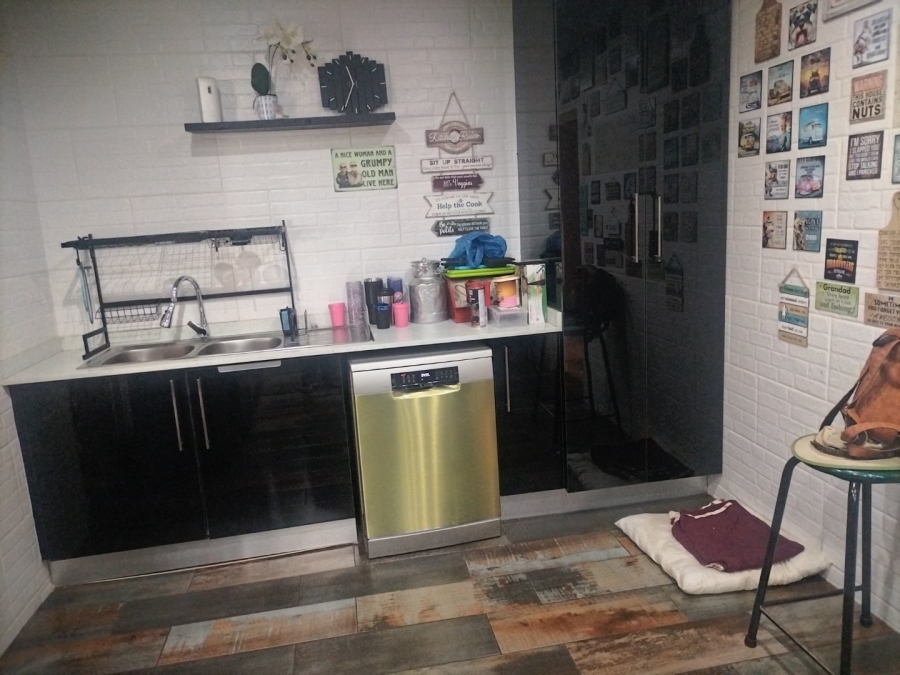 4 Bedroom Property for Sale in Sonland Park Gauteng