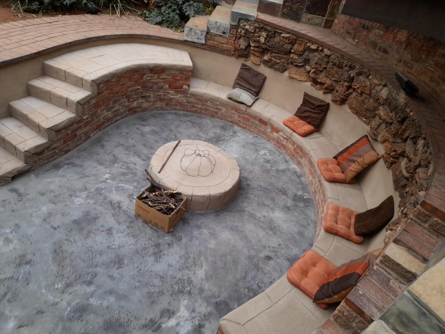 8 Bedroom Property for Sale in Westdene Gauteng