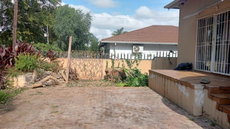8 Bedroom Property for Sale in Westdene Gauteng