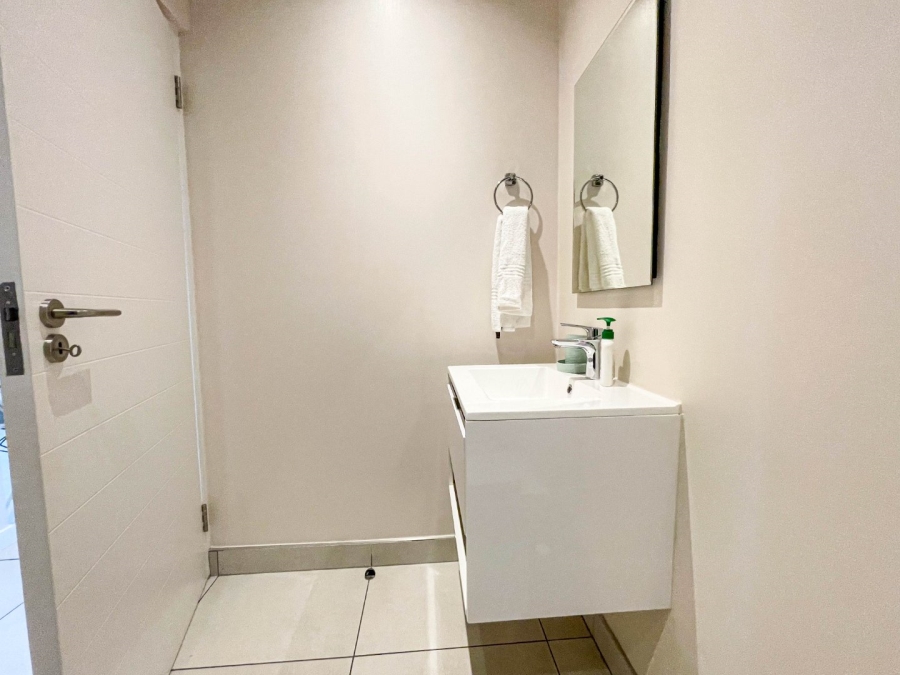 To Let 2 Bedroom Property for Rent in Glenadrienne East Gauteng