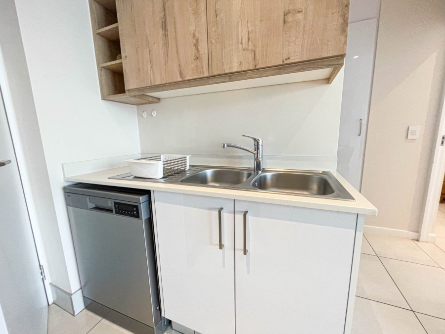 To Let 2 Bedroom Property for Rent in Glenadrienne East Gauteng