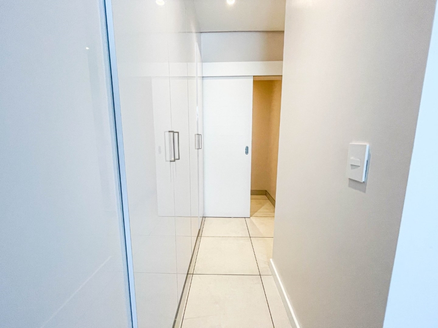 To Let 2 Bedroom Property for Rent in Glenadrienne East Gauteng