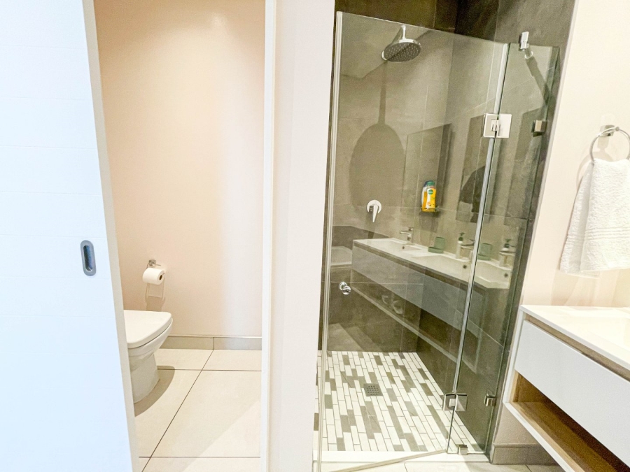 To Let 2 Bedroom Property for Rent in Glenadrienne East Gauteng