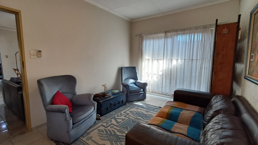 3 Bedroom Property for Sale in Mountain View Gauteng