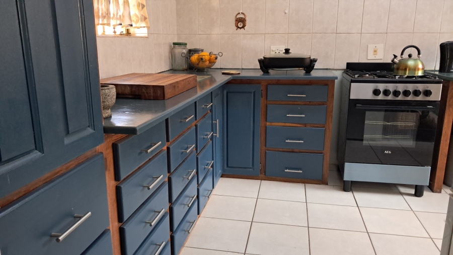 3 Bedroom Property for Sale in Mountain View Gauteng