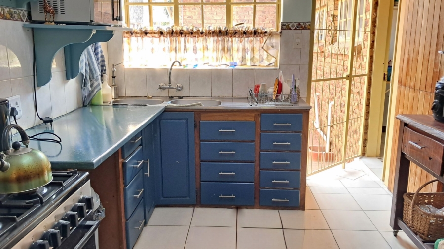 3 Bedroom Property for Sale in Mountain View Gauteng