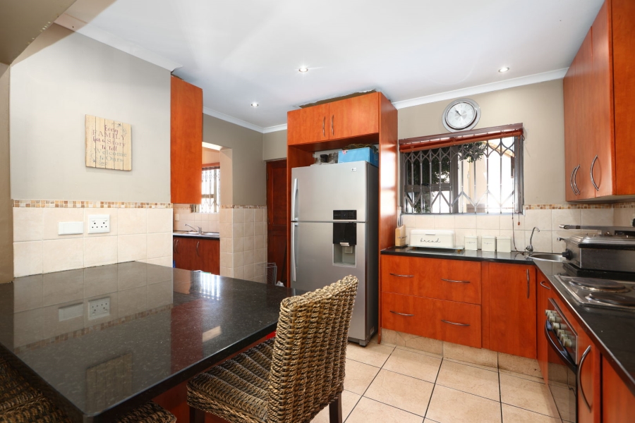 5 Bedroom Property for Sale in Kyalami Gardens Gauteng