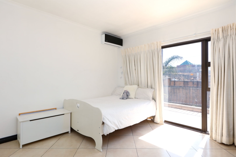 5 Bedroom Property for Sale in Kyalami Gardens Gauteng