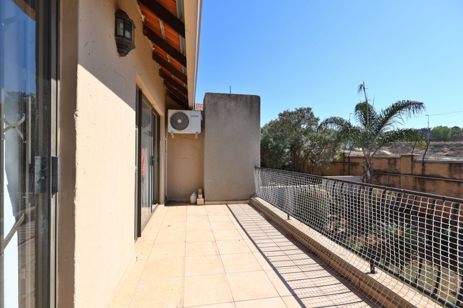 5 Bedroom Property for Sale in Kyalami Gardens Gauteng