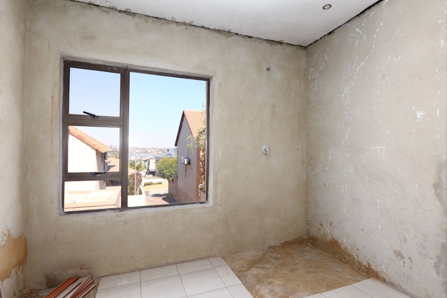 5 Bedroom Property for Sale in Kyalami Gardens Gauteng