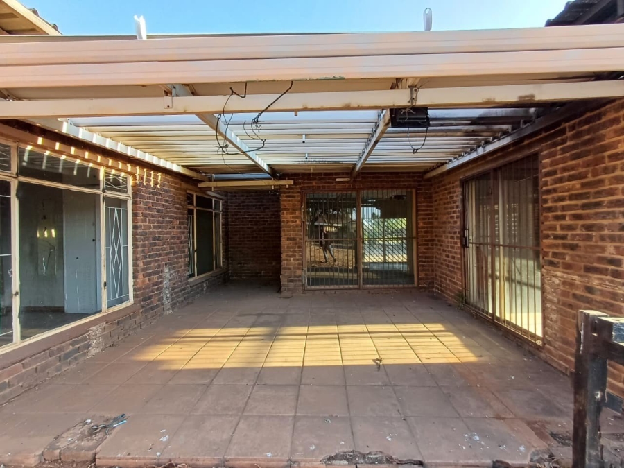 3 Bedroom Property for Sale in Nimrod Park Gauteng