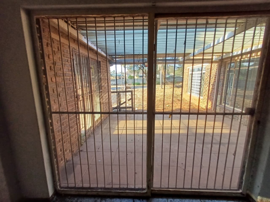 3 Bedroom Property for Sale in Nimrod Park Gauteng