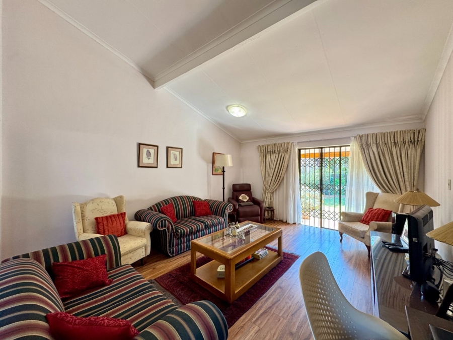 To Let 1 Bedroom Property for Rent in Die Hoewes Gauteng