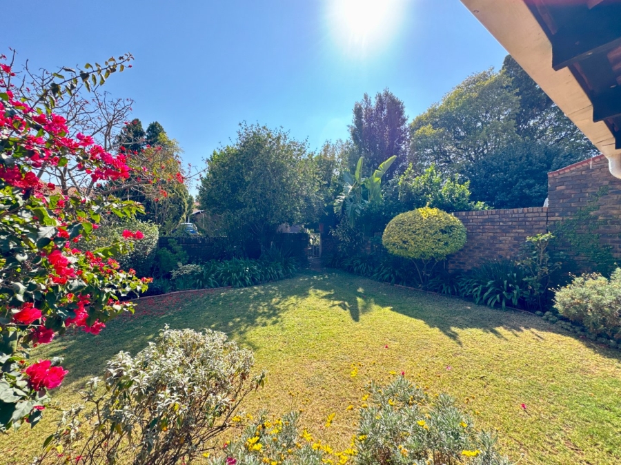 To Let 1 Bedroom Property for Rent in Die Hoewes Gauteng