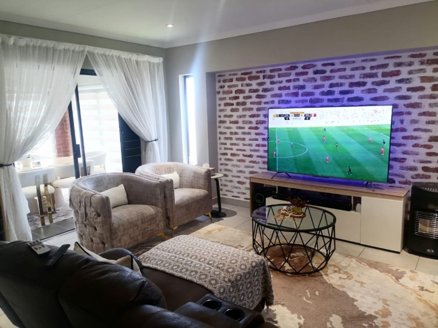 To Let 3 Bedroom Property for Rent in Lion Pride Gauteng