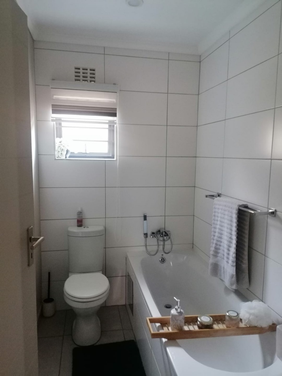 To Let 3 Bedroom Property for Rent in Lion Pride Gauteng