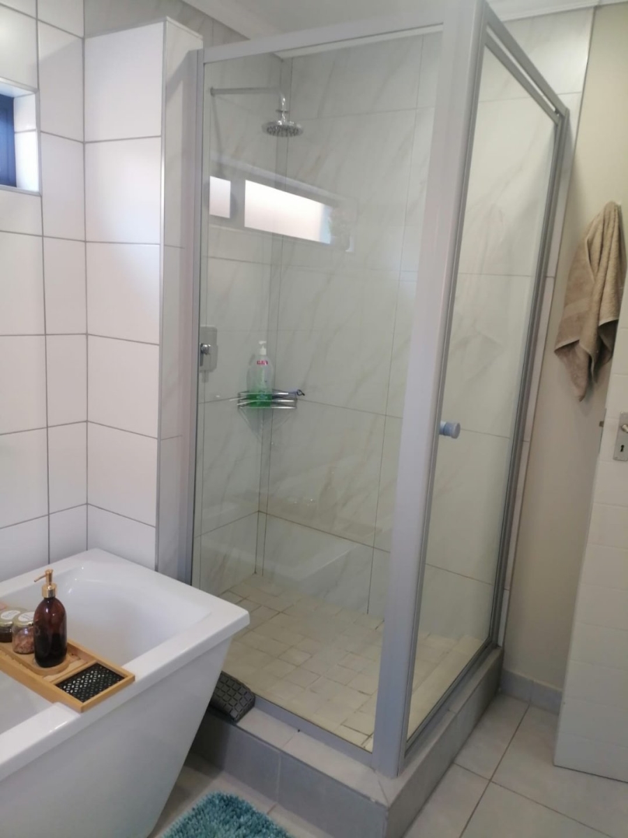 To Let 3 Bedroom Property for Rent in Lion Pride Gauteng