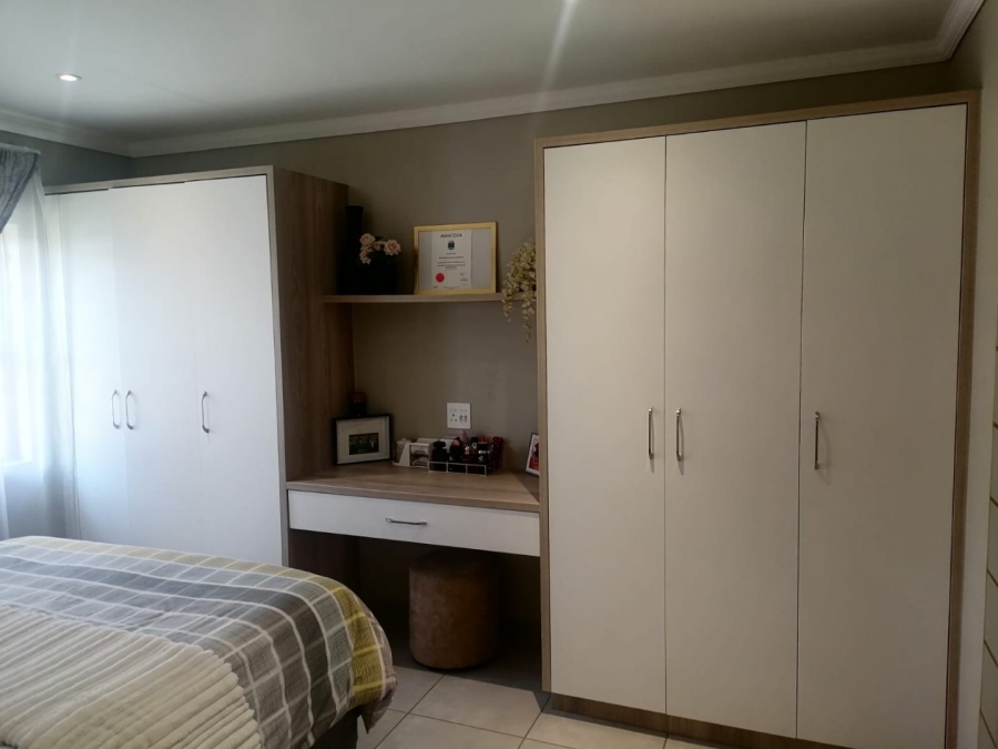 To Let 3 Bedroom Property for Rent in Lion Pride Gauteng