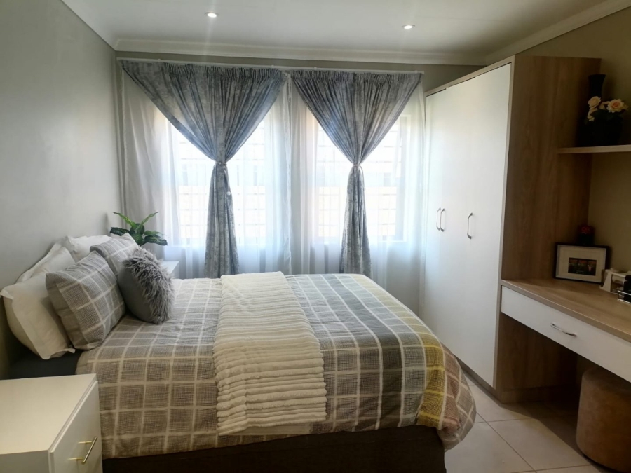 To Let 3 Bedroom Property for Rent in Lion Pride Gauteng