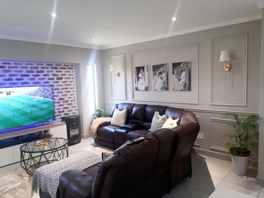 To Let 3 Bedroom Property for Rent in Lion Pride Gauteng