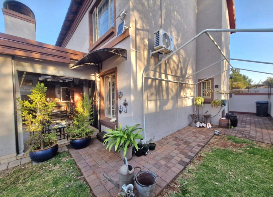 2 Bedroom Property for Sale in Annlin Gauteng