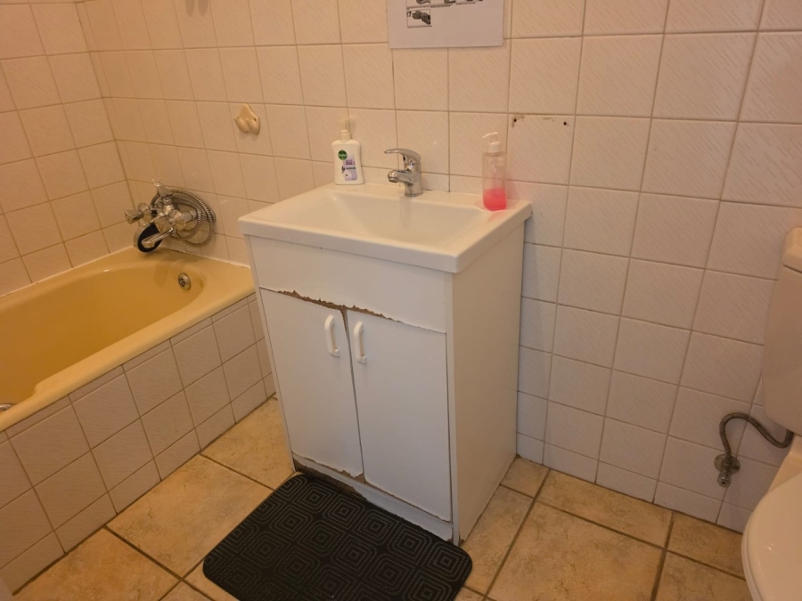 To Let 5 Bedroom Property for Rent in Primrose Gauteng
