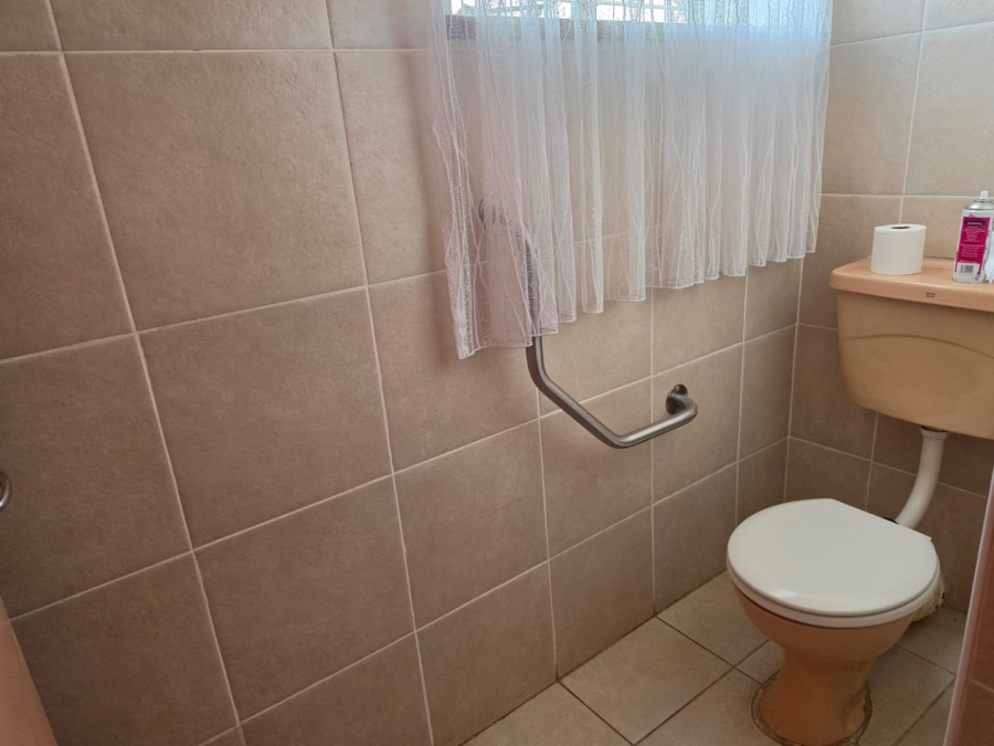 To Let 5 Bedroom Property for Rent in Primrose Gauteng