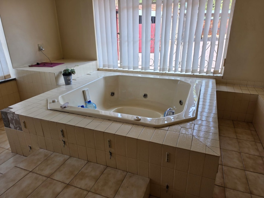 To Let 5 Bedroom Property for Rent in Primrose Gauteng