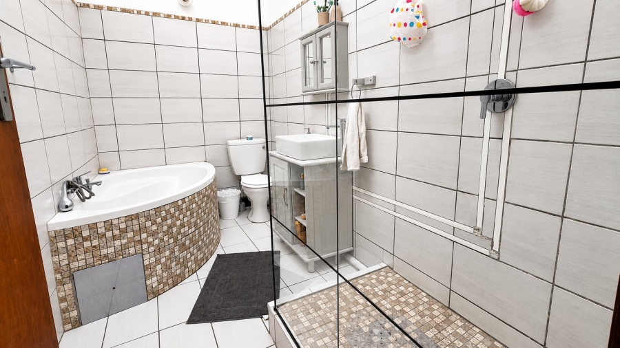 3 Bedroom Property for Sale in Sinoville Gauteng