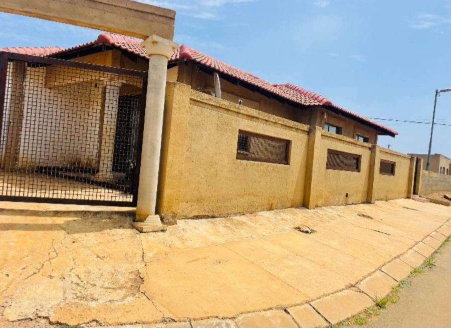 3 Bedroom Property for Sale in Lakeside Gauteng
