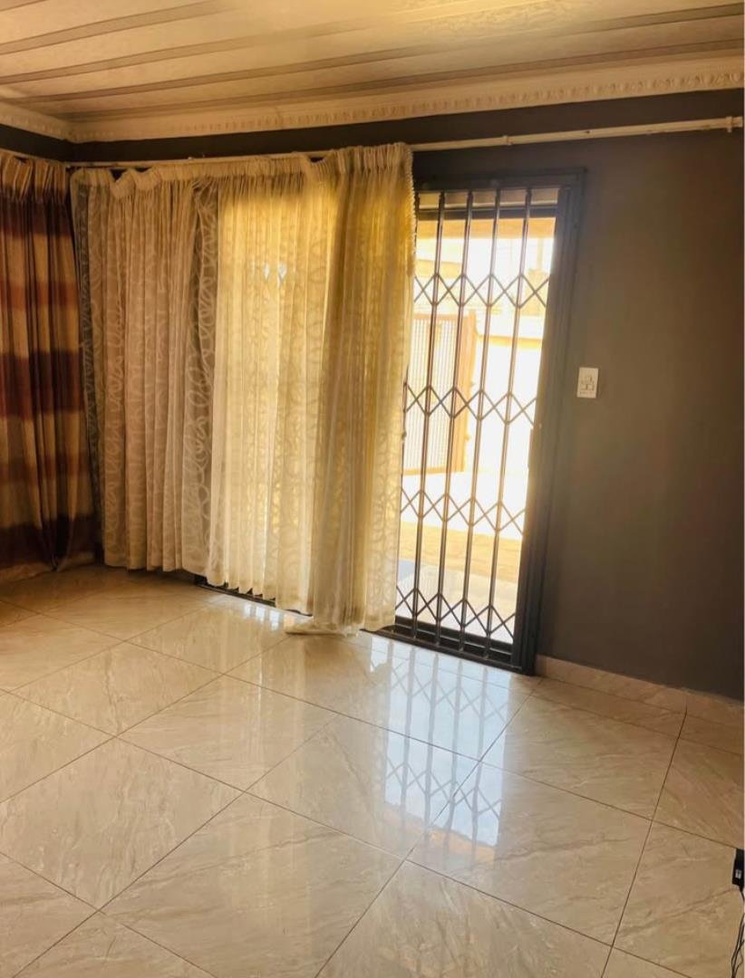 3 Bedroom Property for Sale in Lakeside Gauteng