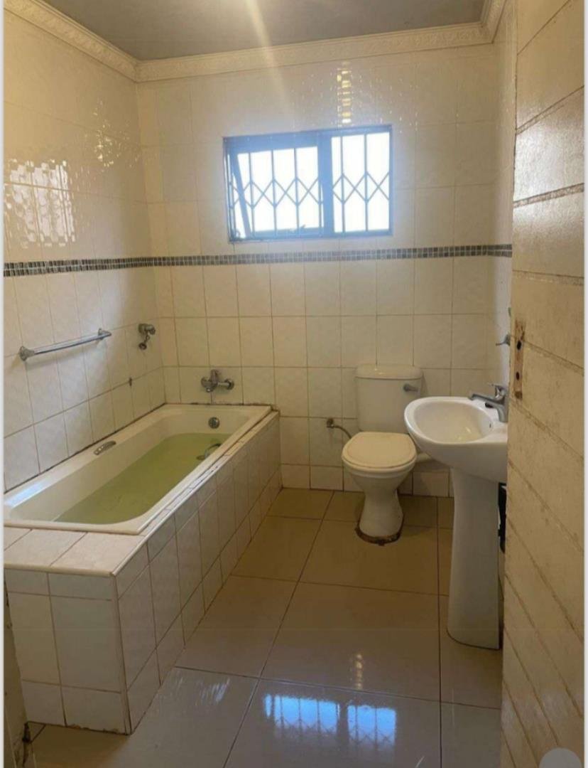 3 Bedroom Property for Sale in Lakeside Gauteng
