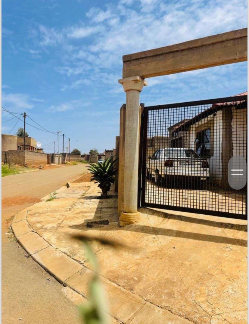 3 Bedroom Property for Sale in Lakeside Gauteng