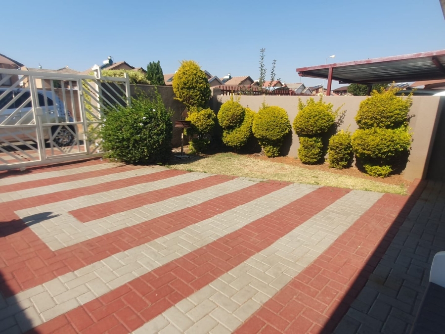  Bedroom Property for Sale in Soshanguve East Ext 4 Gauteng