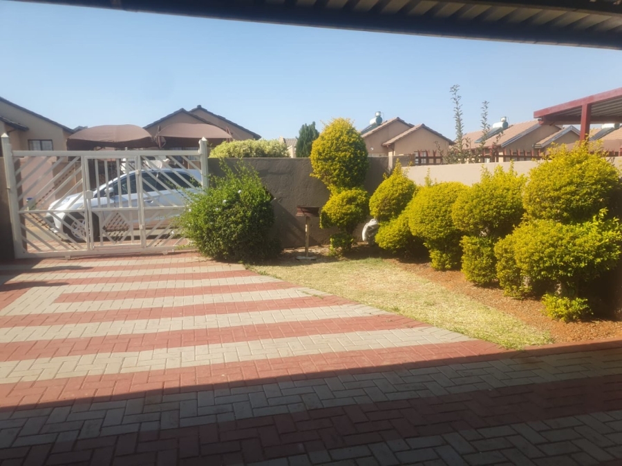  Bedroom Property for Sale in Soshanguve East Ext 4 Gauteng