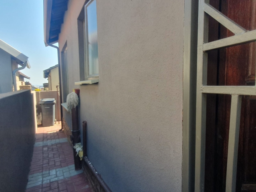  Bedroom Property for Sale in Soshanguve East Ext 4 Gauteng