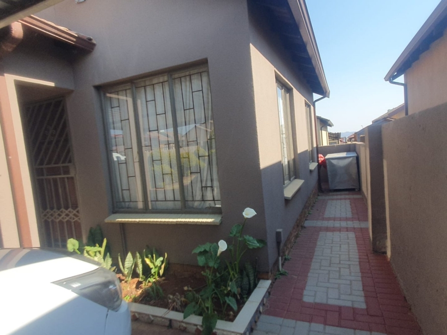  Bedroom Property for Sale in Soshanguve East Ext 4 Gauteng