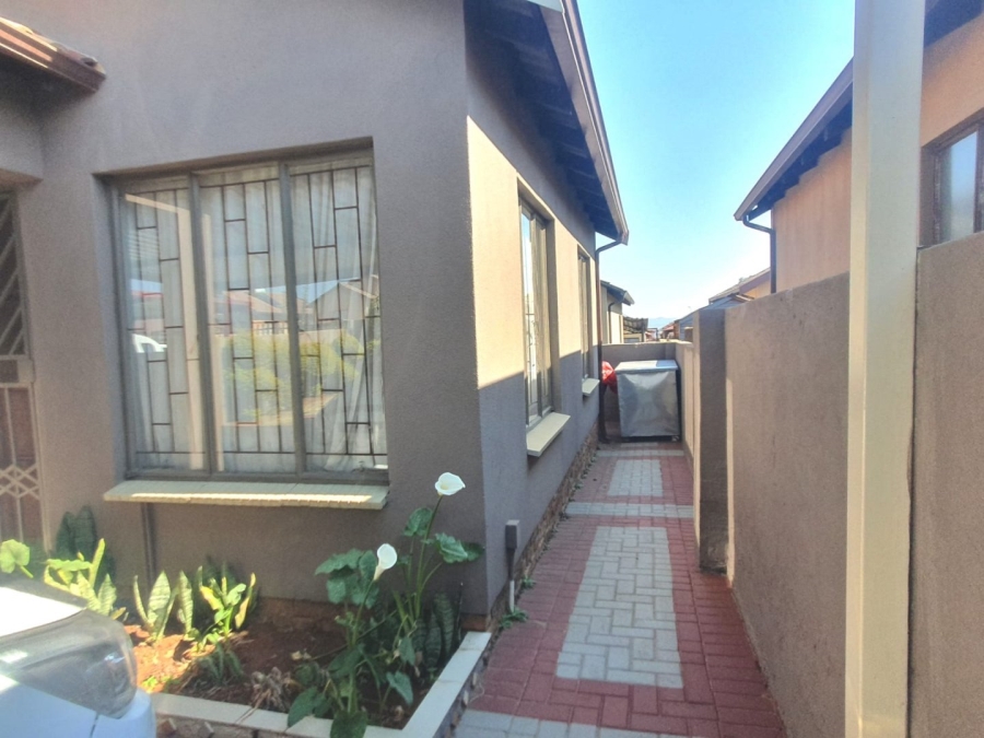  Bedroom Property for Sale in Soshanguve East Ext 4 Gauteng
