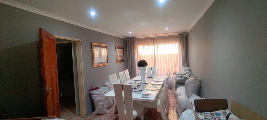 4 Bedroom Property for Sale in Ormonde Gauteng