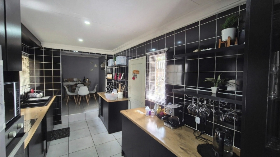 4 Bedroom Property for Sale in Chantelle Gauteng