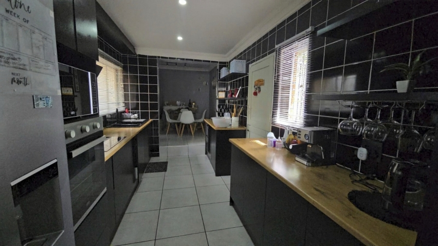 4 Bedroom Property for Sale in Chantelle Gauteng