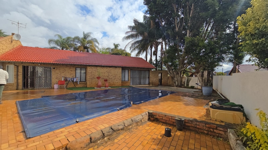 4 Bedroom Property for Sale in Chantelle Gauteng