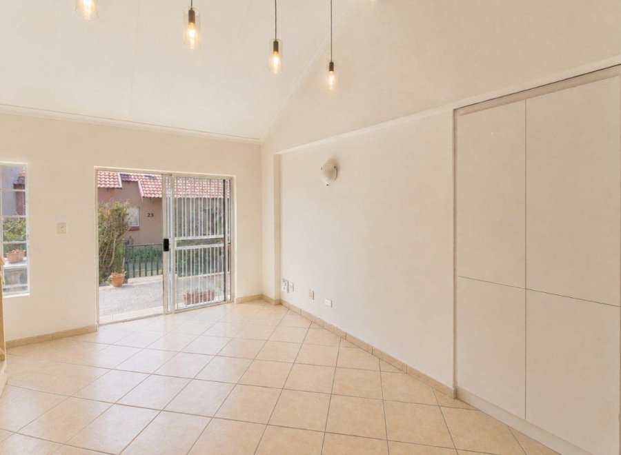 3 Bedroom Property for Sale in Illiondale Gauteng